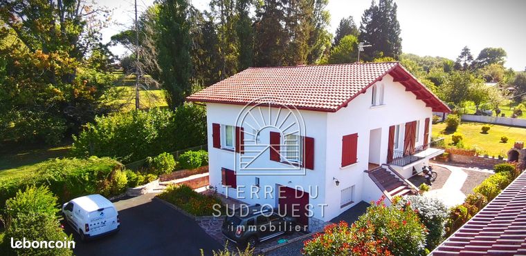 Propriété 9 pièces 270 m²
