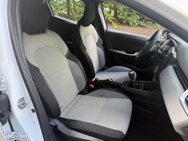 Renault Clio 1.5 dCi 100ch Evolution - 25 (image 24)