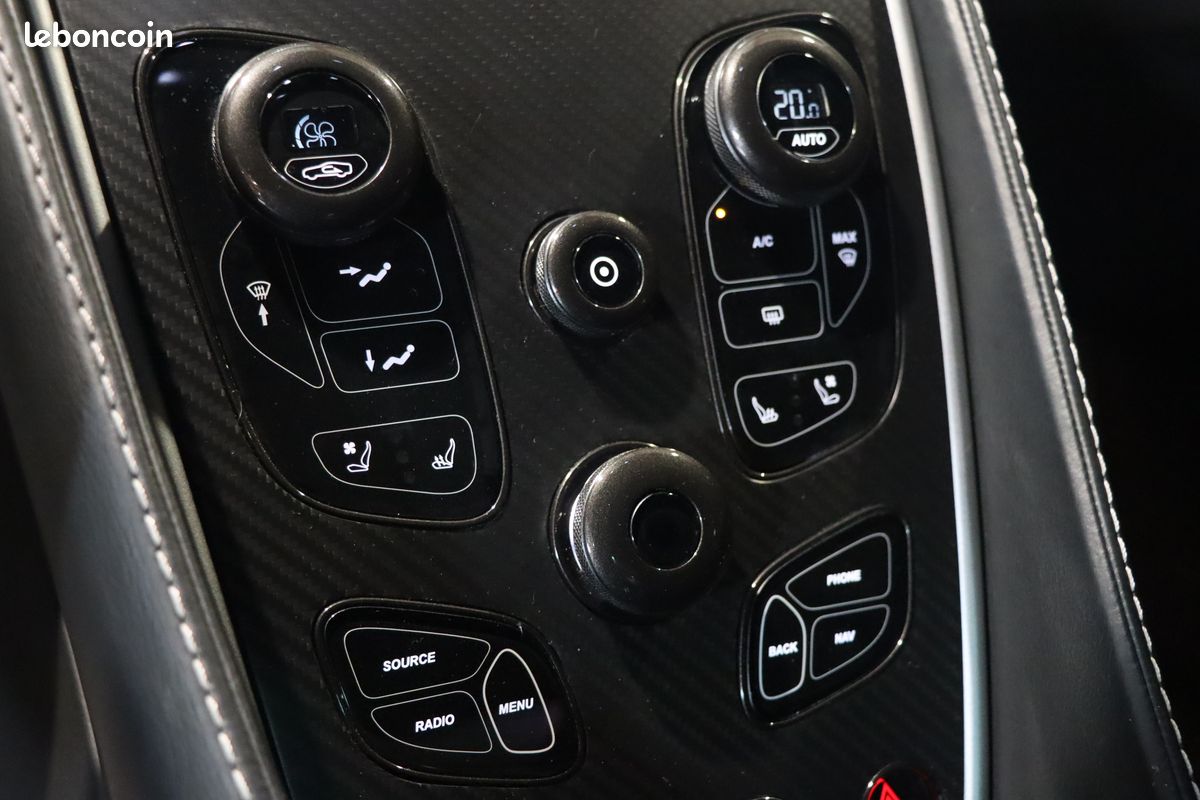 Aston Martin Vanquish Touchtronic II - Onyx Black - Bang & Olufsen - Volant One77 - Carbone - 2+2 (image 10)