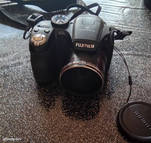 Appareil Photo Bridge Fujifilm FinePix S2950 – 18x Zoom – Noir – Très Bon état