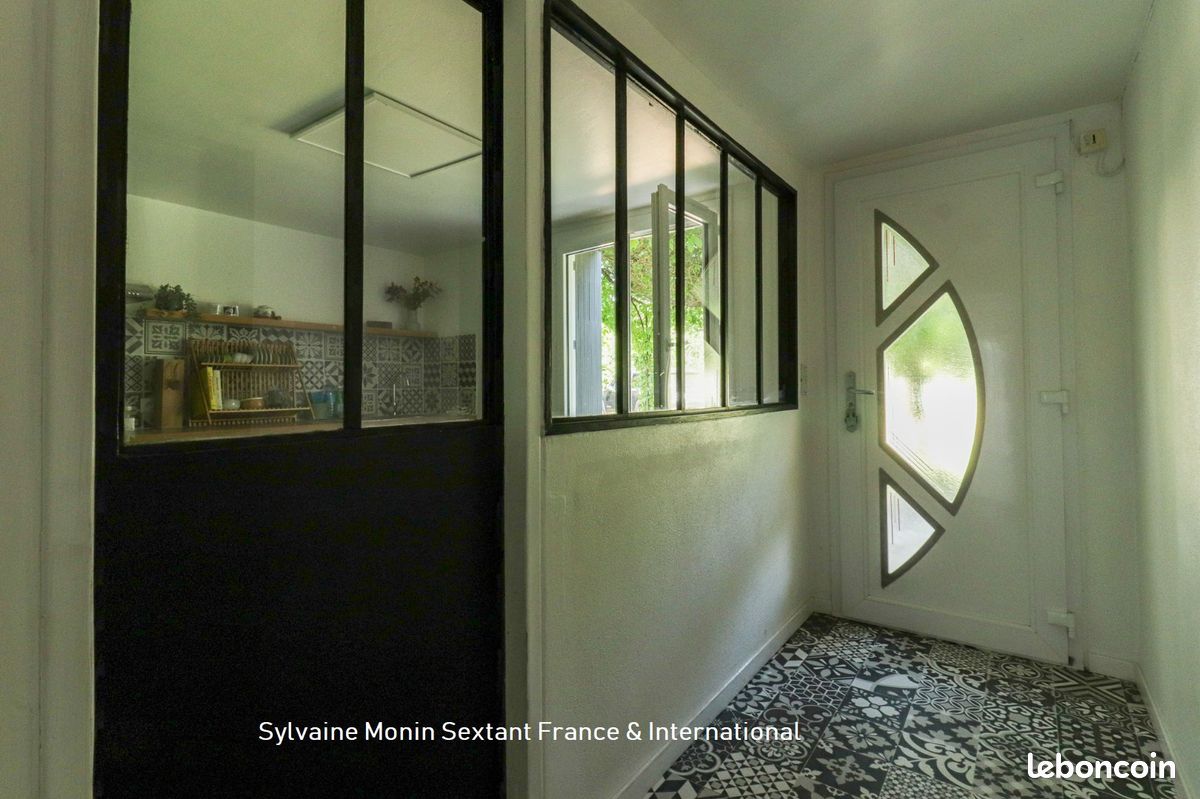 Propriété 8 pièces 238 m² (image 18)