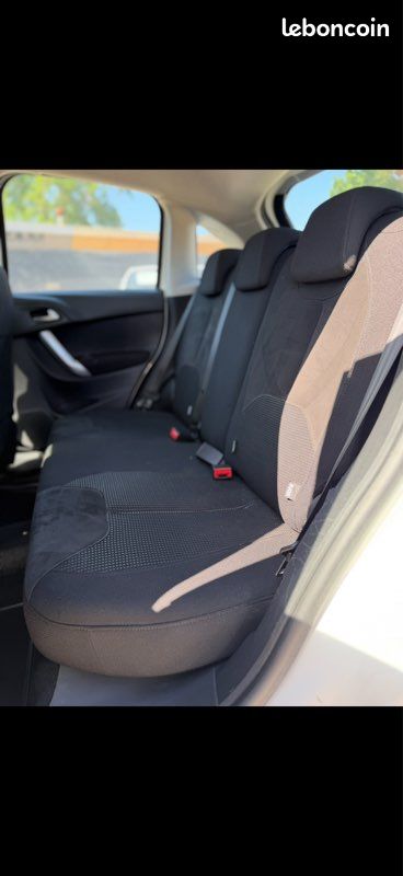 CITROËN C3 1.2VTi 82ch Exclusive BVM5 / Radar de recul, Clim auto, Jantes, vitres auto.. / GARANTIE (image 4)