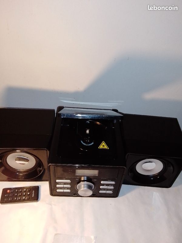 Une chaîne disc CD Musique Radio (image 2)