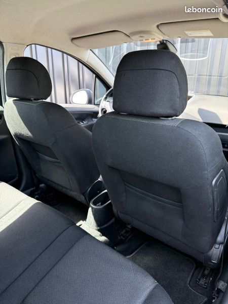 Peugeot 207 1.6 HDI110 EXECUTIVE PACK 5P (image 11)