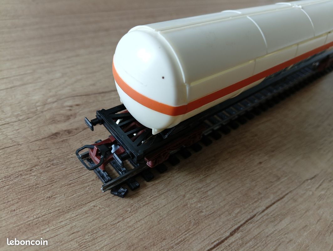 Wagon Citerne PIKO HO UGINE KUHLMANN SNCF - Époque V (1991-2004) - Occasion