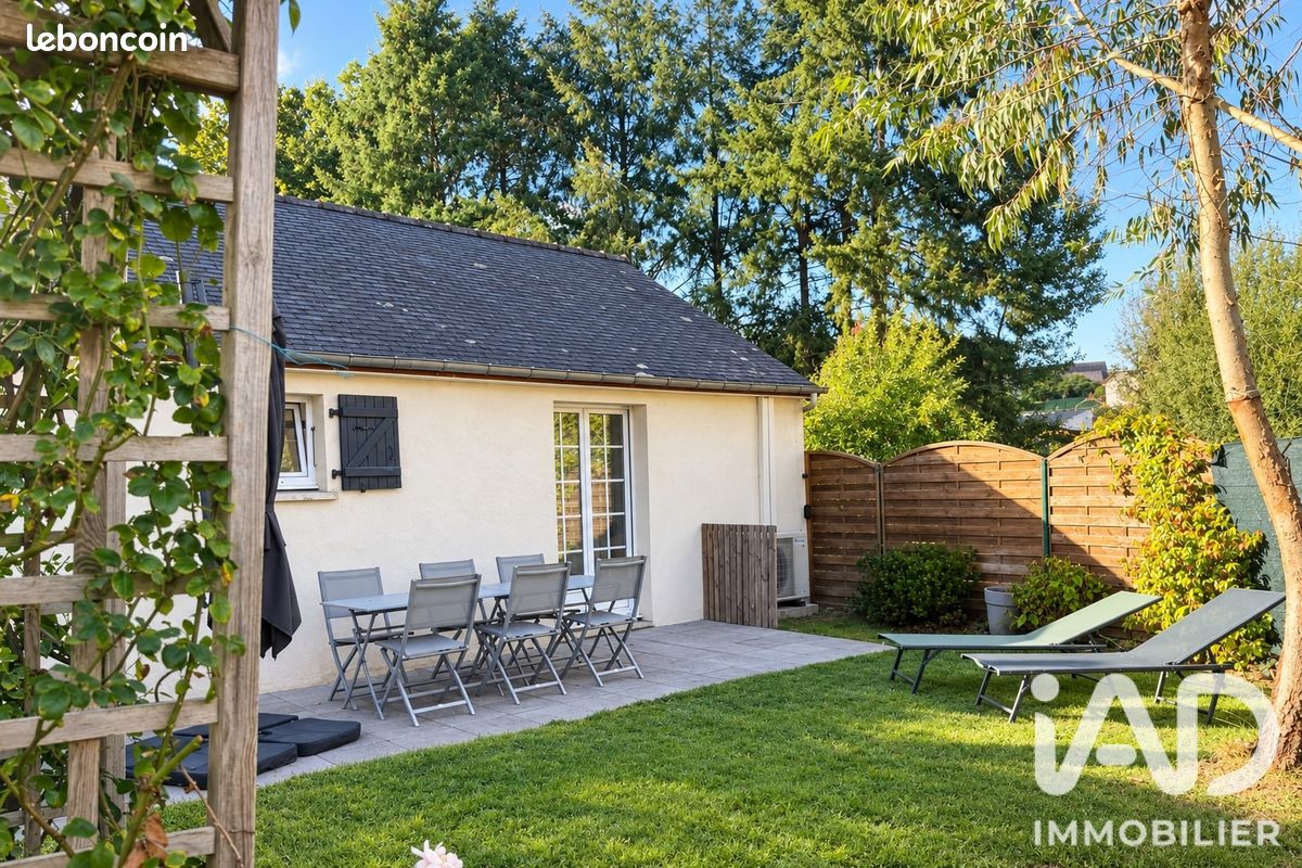 Maison 6 pièces 104 m² · à Saint-Caradec · 104 m² · 173 000 €