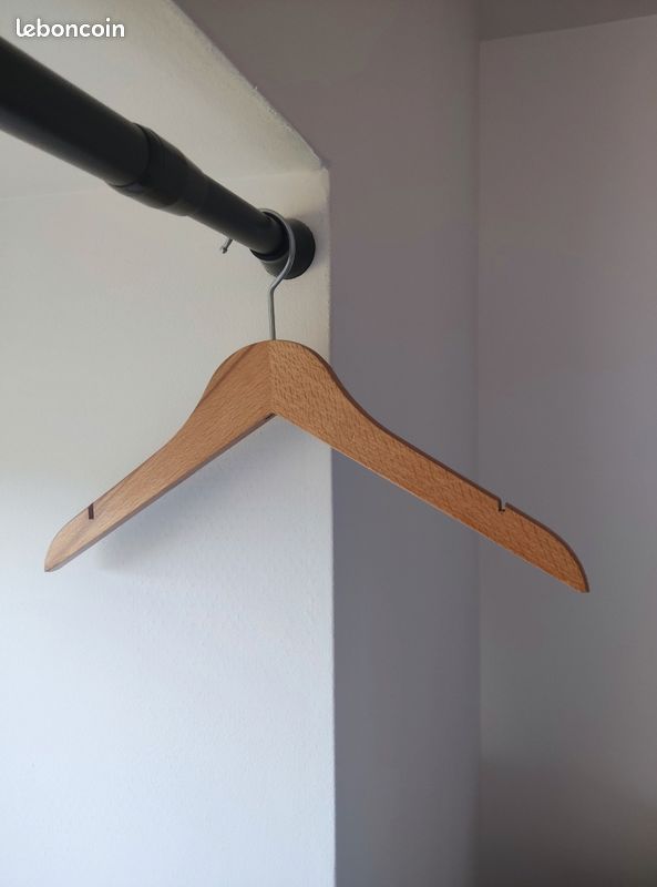 Lot de 13 Ceintres en bois enfant (image 4)