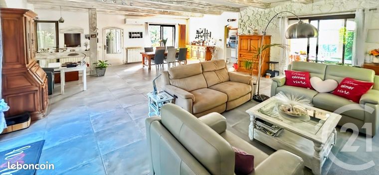 Propriété 5 pièces 207 m² — 6