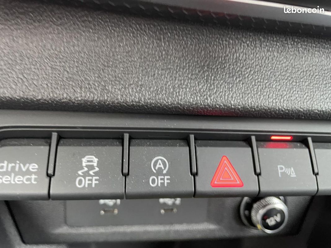 AUDI A1 Allstreet 1.0 30 TFSI - 110 - BV S-Tronic SPORTBACK 2019 Design Luxe (image 13)