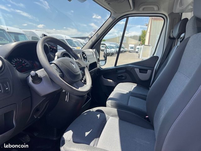 RENAULT Master Ambulance L2H2 DCI 145 Grand Confort GPS 2,3 L - 10/2019 - 256000 kms (image 5)