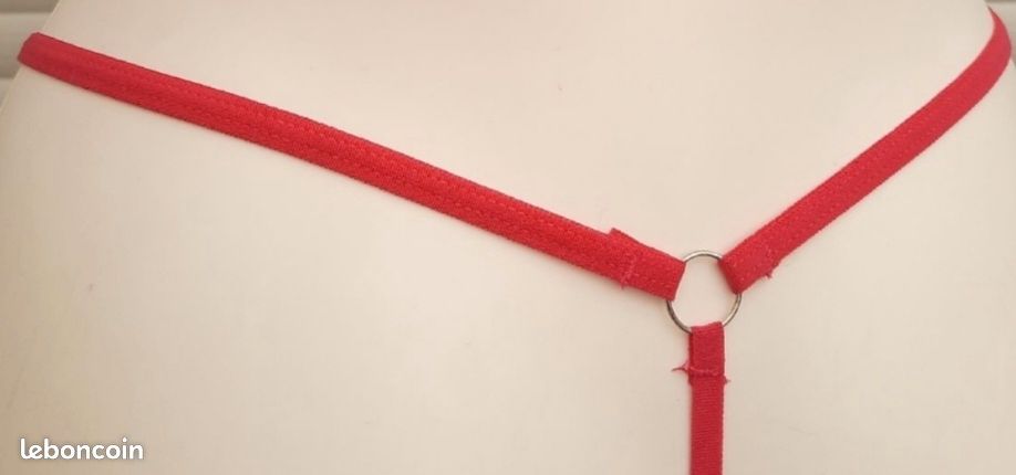 String avec perles. Rose bonbon. Taille unique (S à L) (image 2)