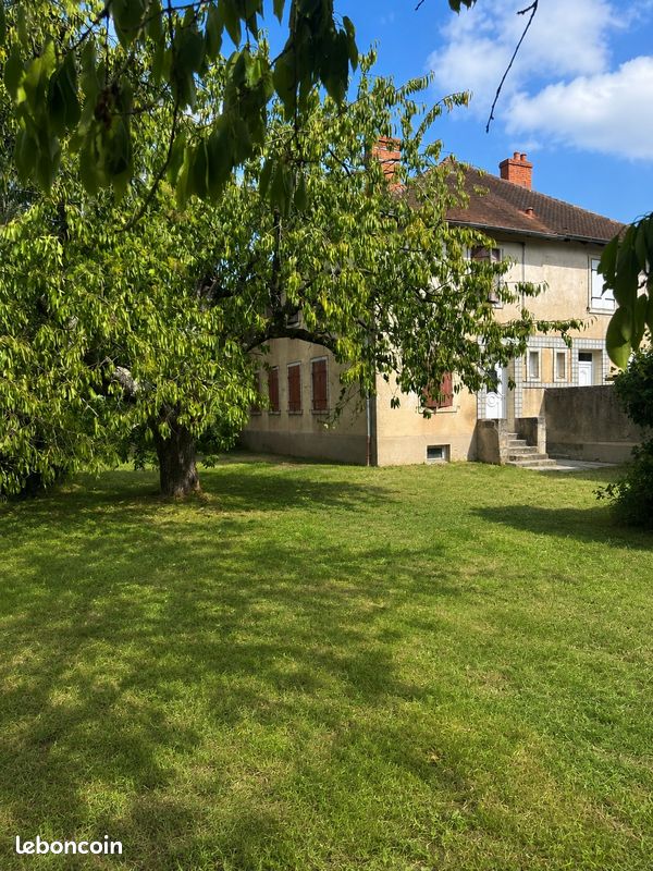Maison 7 pièces 148 m² · à Paray-le-Monial · 148 m² · 122 570 €
