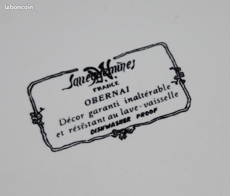 Plat en Faïence de Sarreguemines Obernai - décor Alsaciens par H LOUX (image 3)