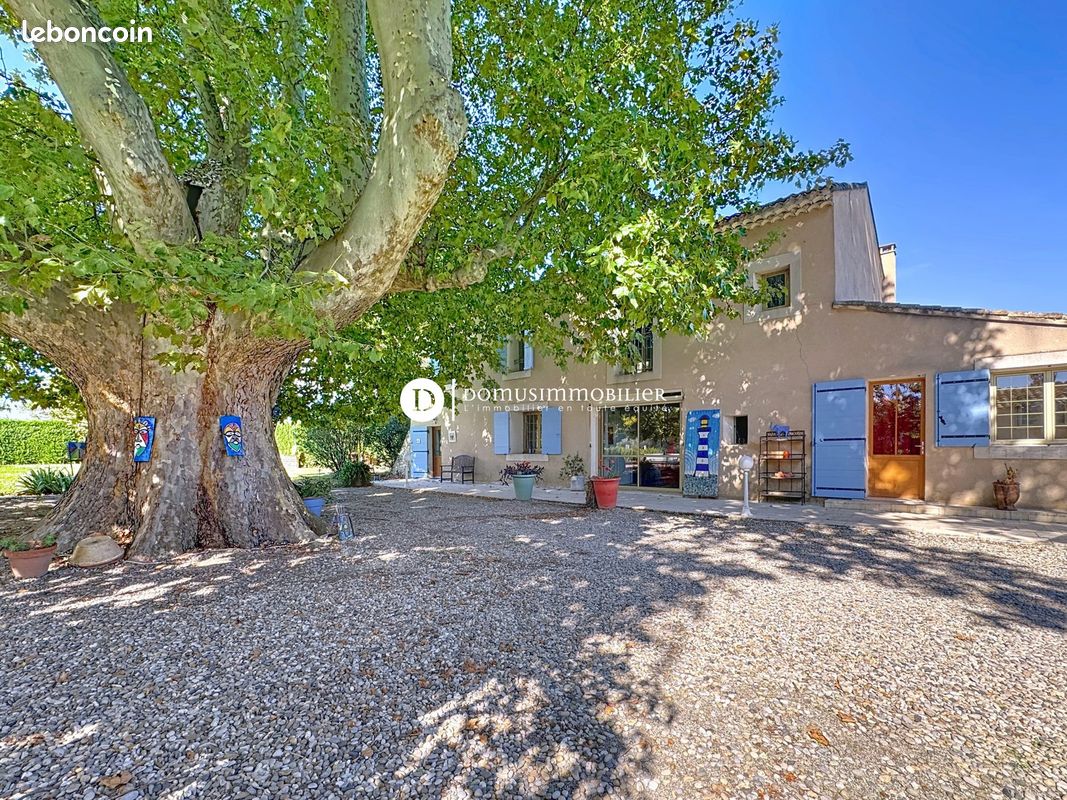 Maison 8 pièces 197 m² · à Le Thor · 197 m² · 740 000 €