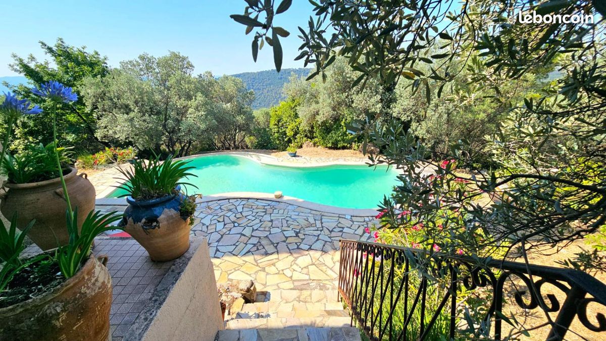 Maison 5 pièces 136 m² · à Claviers · 136 m² · 545 000 €
