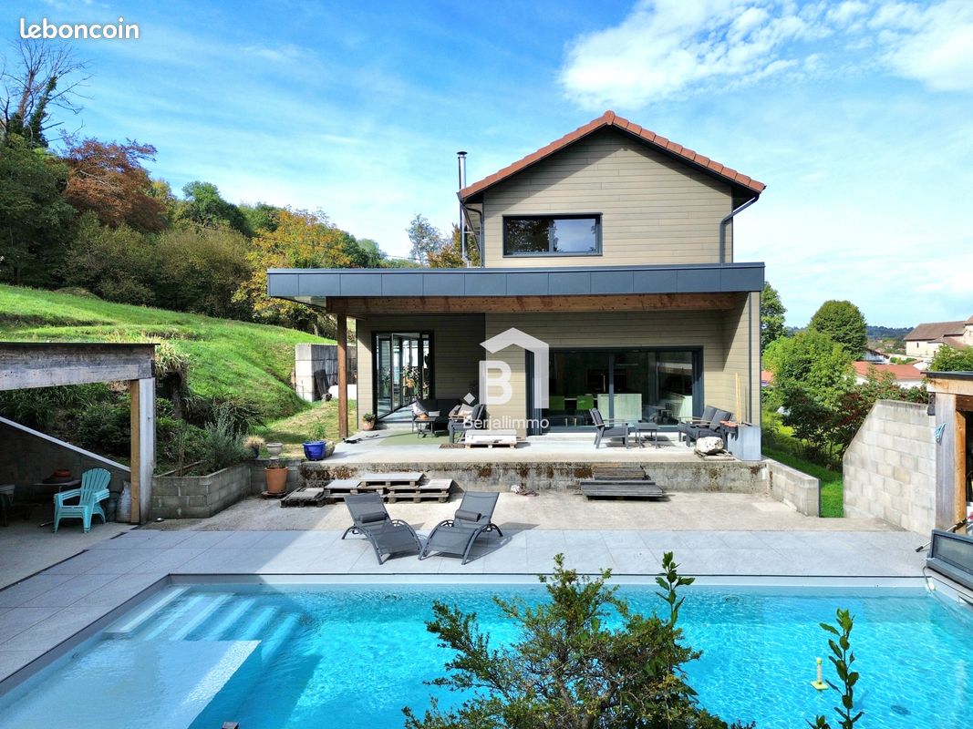 Maison 5 pièces 191 m² · à Nivolas-Vermelle · 191 m² · 630 000 €