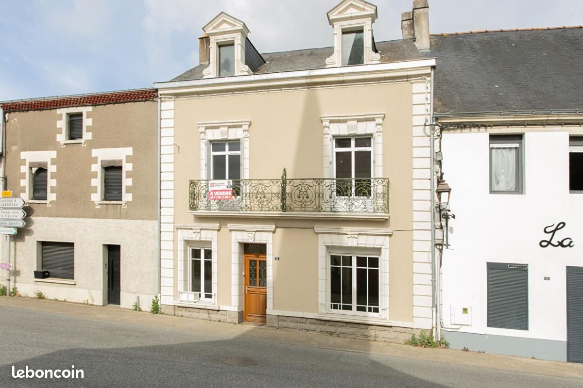Maison 9 pièces 215 m² · à La Chapelle-Heulin · 215 m² · 399 900 €