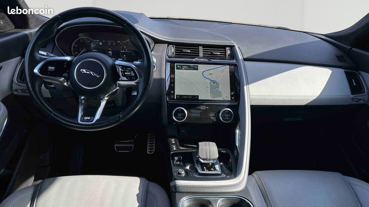 JAGUAR E-Pace P300e ch PHEV AWD BVA R-Dynamic S (image 9)
