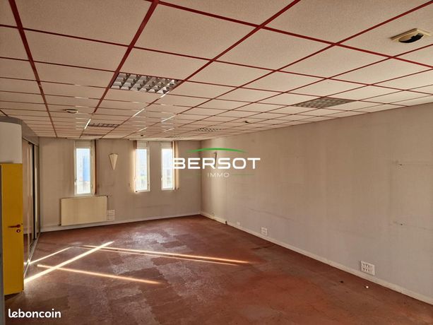 https://img.leboncoin.fr/api/v1/lbcpb1/images/eb/9b/6e/eb9b6e7b4e3e4377c0ca334b43a0d9c5f304bd7b.jpg?rule=ad-image
