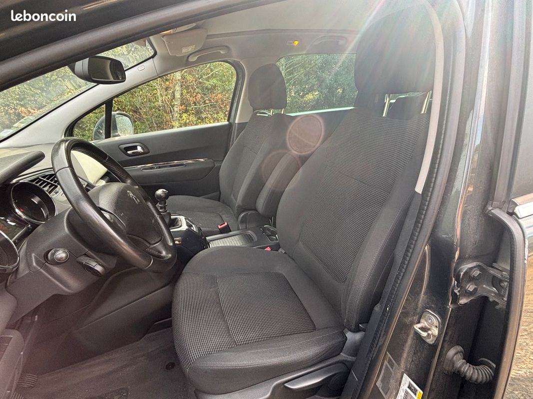 PEUGEOT 5008. 1L6 HDI . 6 cv. 116 cv. AN 09/2016 (image 5)