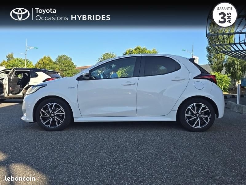 Toyota Yaris 116h Design 5p (image 3)