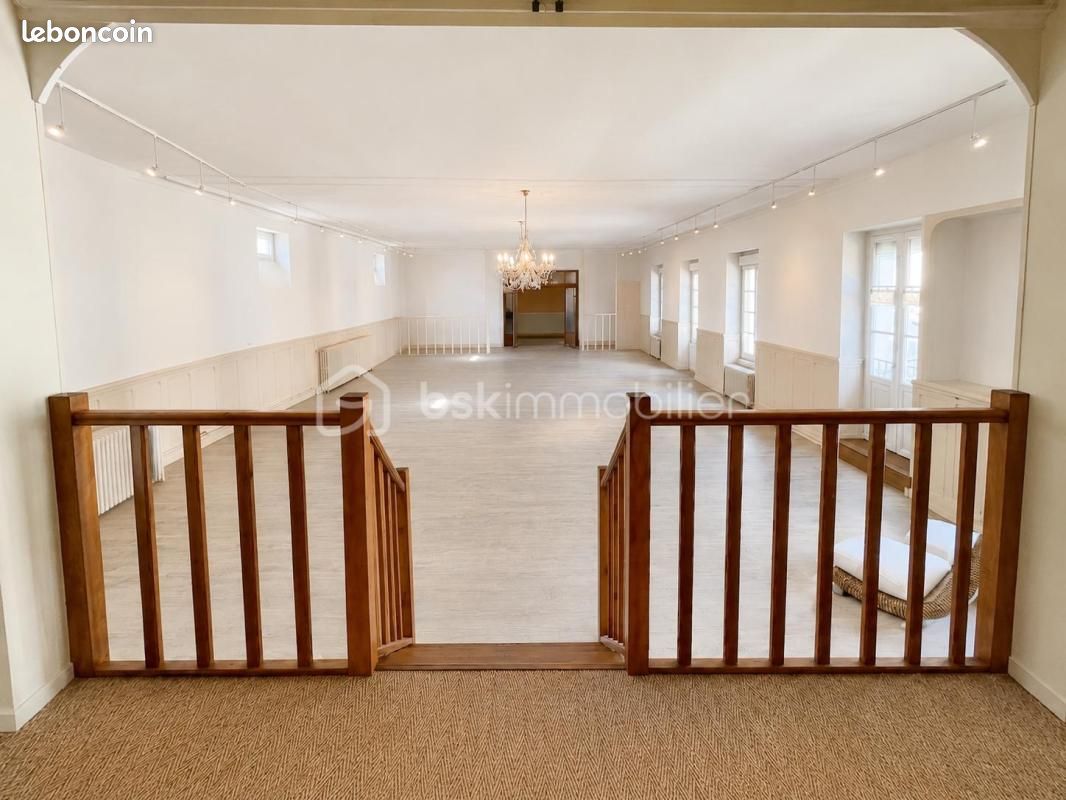 Maison 12 pièces 348 m² · à Sancergues · 348 m² · 149 500 €
