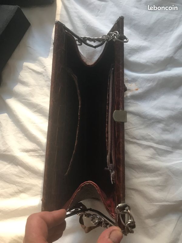 Sac à main femme vintage en croco à bandoulière à chaine métal (image 6)