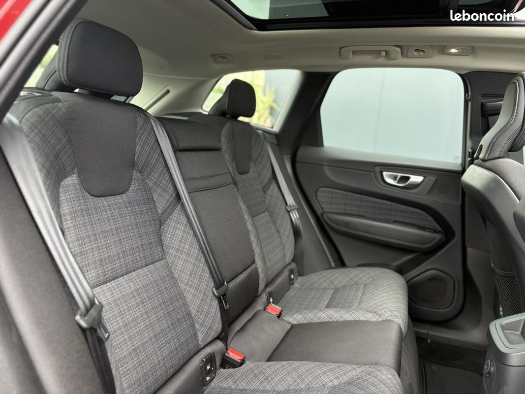 VOLVO XC60 T6 AWD PHEV 350 Plus Style Chrome avec T.O (image 16)