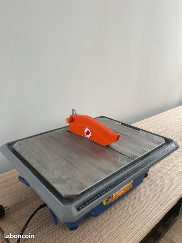 Coupe carreaux (image 1)