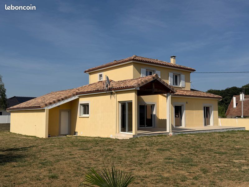 Maison contemporaine de 140 m² habitables 194 m2 au total DPE AA – Aucun travaux à prévoir – Terrain clos de 1 000 m² – Vue Pyrénées (image 4)