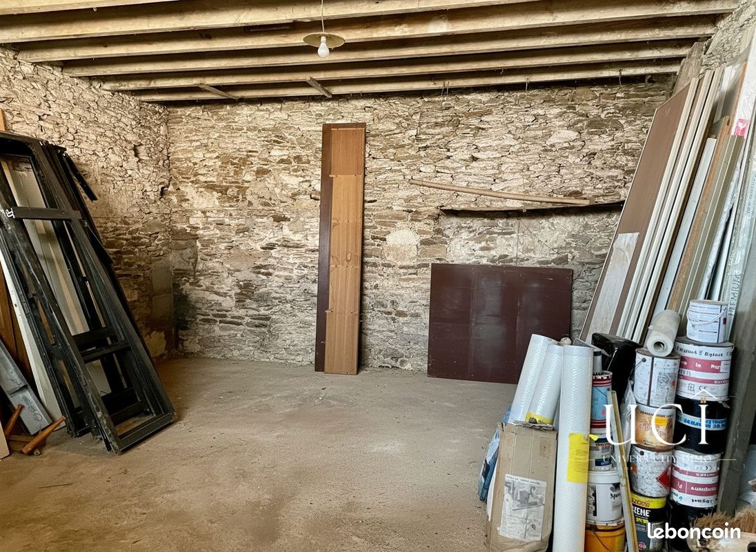 Maison 5 pièces 250 m² · à La Regrippière · 250 m² · 45 000 €