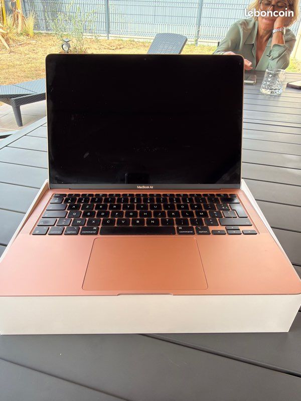 MACBOOK AIR M1 13 256 Go (image 1)
