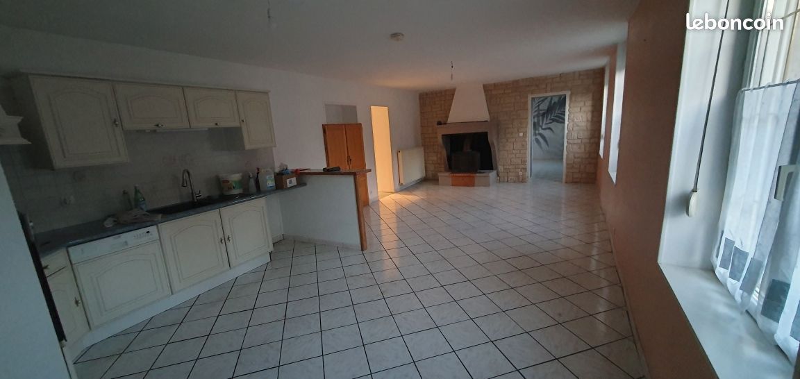 Maison 9 pièces 160 m² · à Consenvoye · 160 m² · 900 €/mois