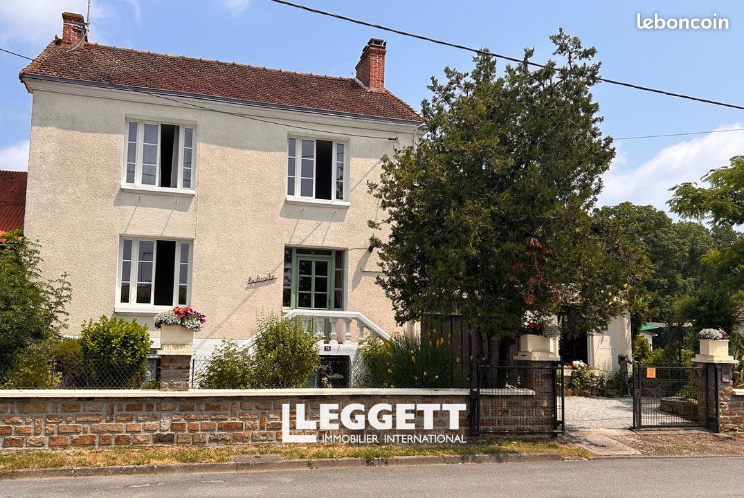 Maison 8 pièces 240 m² · à Saint-Léger-Magnazeix · 240 m² · 175 000 €