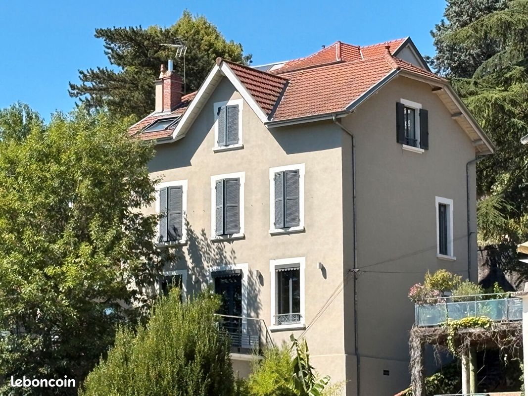 Maison 10 pièces 307 m² · à Caluire-Et-Cuire · 307 m² · 1 700 000 €