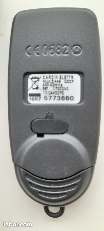 Un bip CARDIN digital radio transmetteur S449 QZ/2 (image 1)