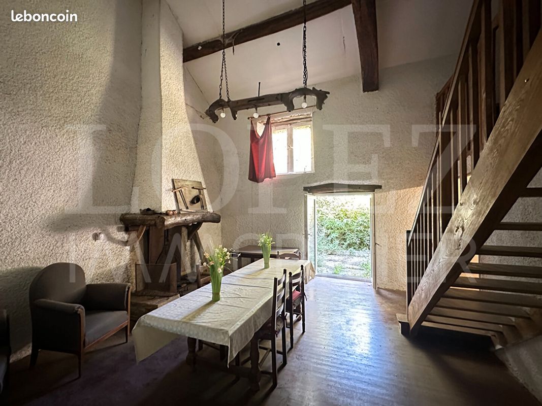 Maison 8 pièces 180 m² · à Saint-Amans-Valtoret · 180 m² · 105 000 €