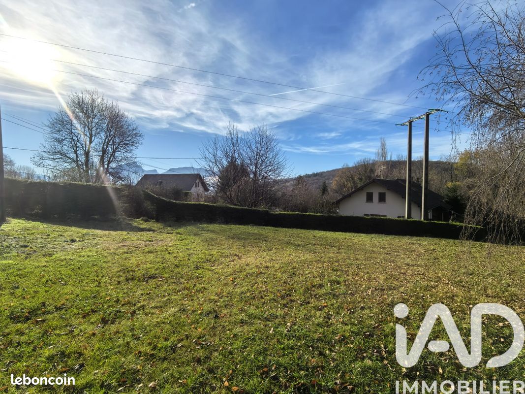 Terrain 657 m² · à Verel-Pragondran · 657 m² · 210 000 €