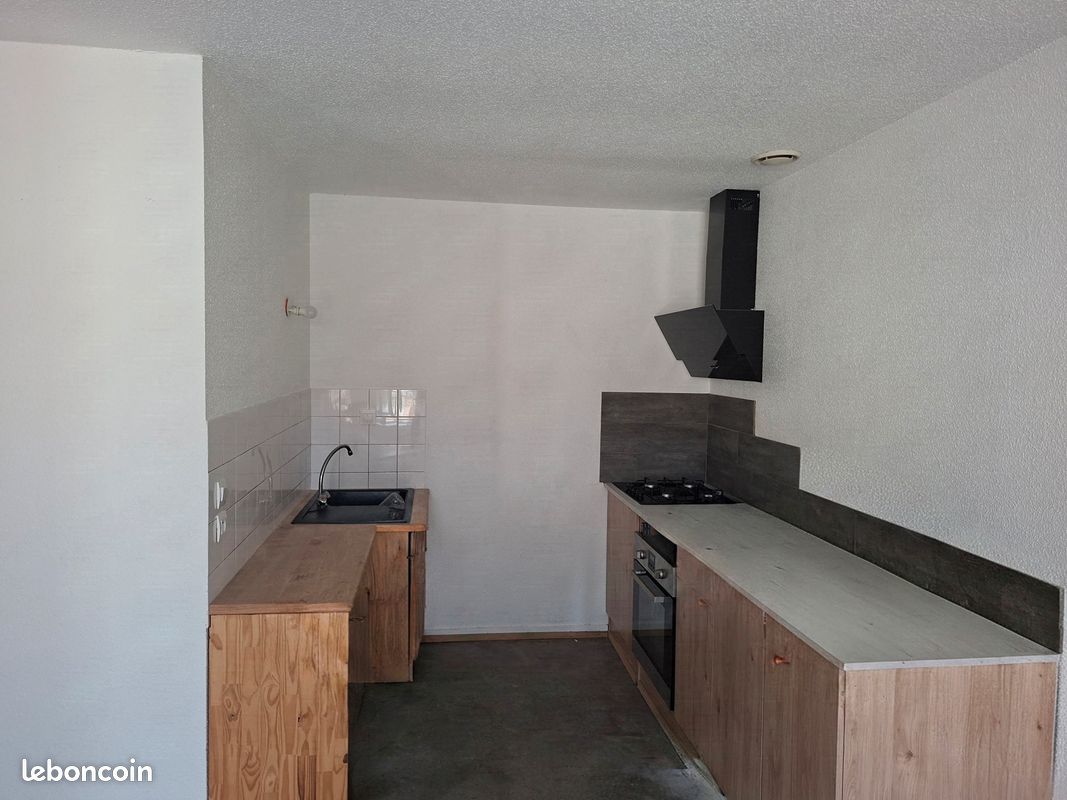Appartement 3 pièces 65 m² · à Roanne · 65 m² · 500 €
