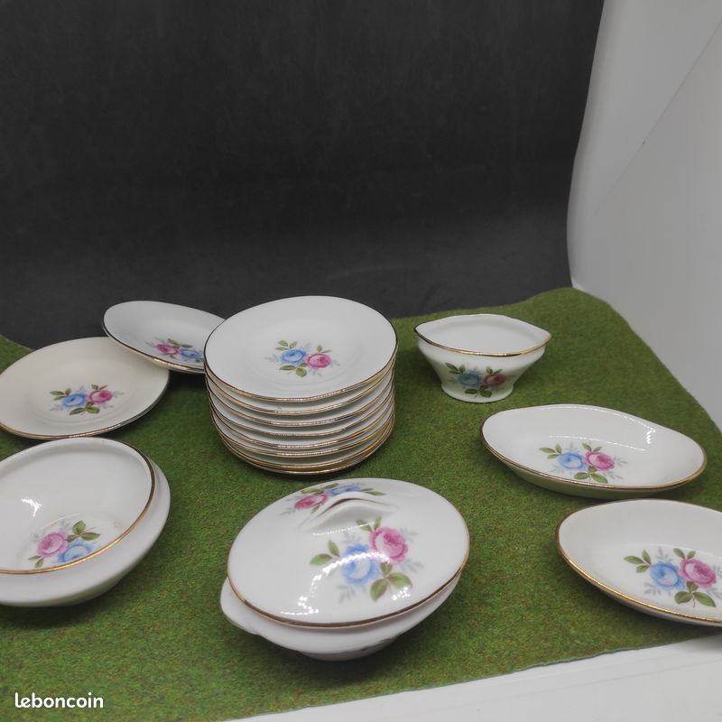 DINETTE ANCIENNES TASSES EN PORCELAINE JOUET ENFANT POUPEE DECOR FLORAL