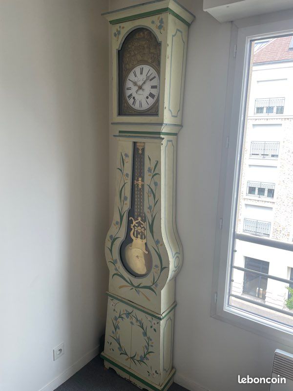 Horloge comtoise en bois peint décor naïf fleurs bleuets mécanisme