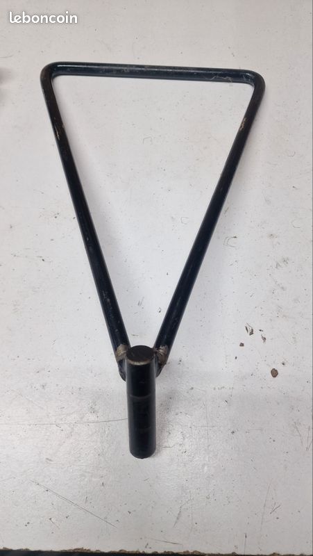 Béquille triangle moto cross diamètre 19mm x 55mm.
Envoi possible (image 1)