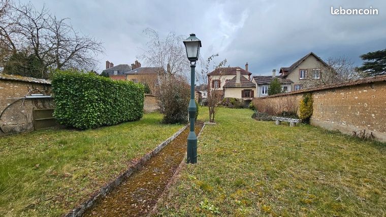 https://img.leboncoin.fr/api/v1/lbcpb1/images/eb/af/f2/ebaff2c8d12829df4f7034a2e3bd364b3030c91e.jpg?rule=ad-image