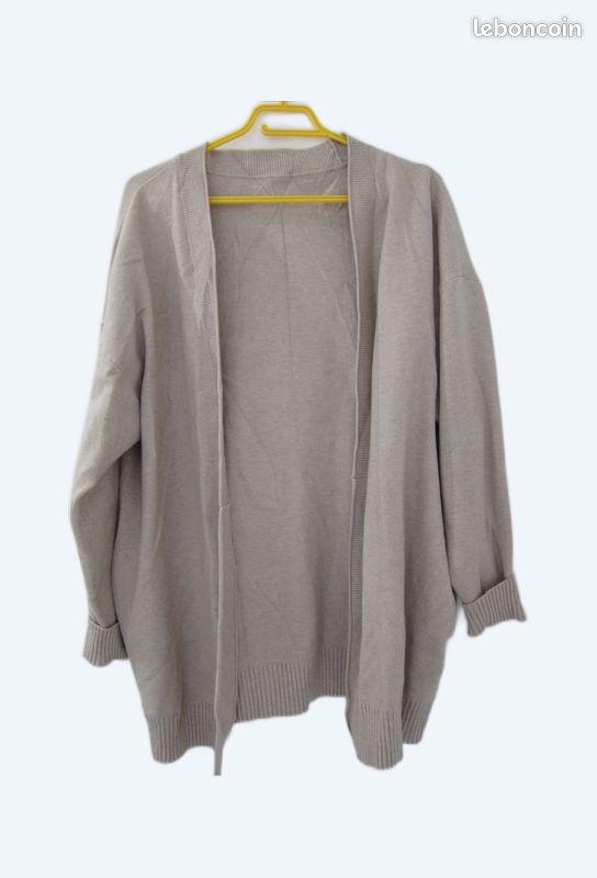 Superbe cardigan de la célèbre marque danoise Vila Vêtements