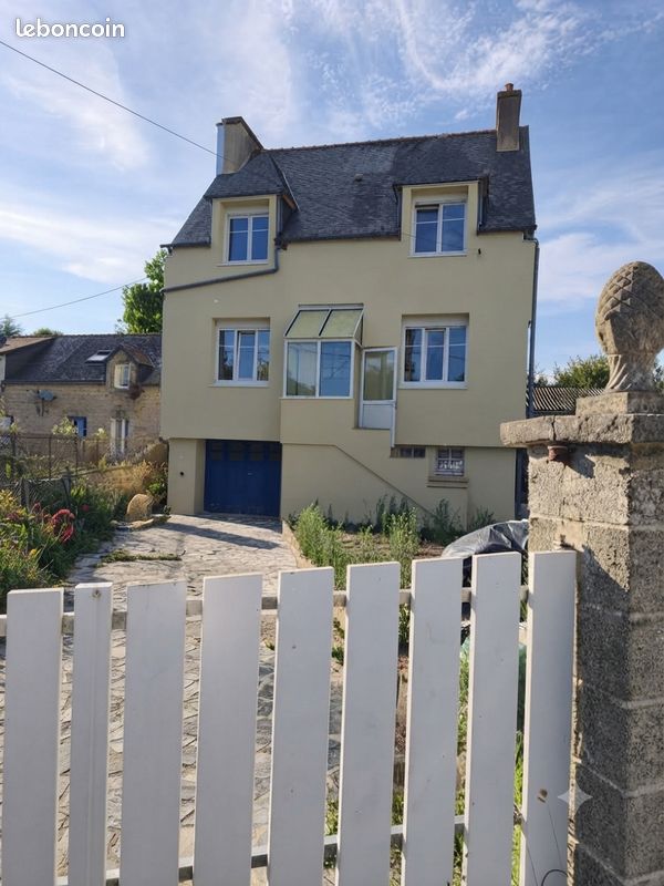 Maison 5 pièces 90 m² · à Glomel · 90 m² · 800 €/mois