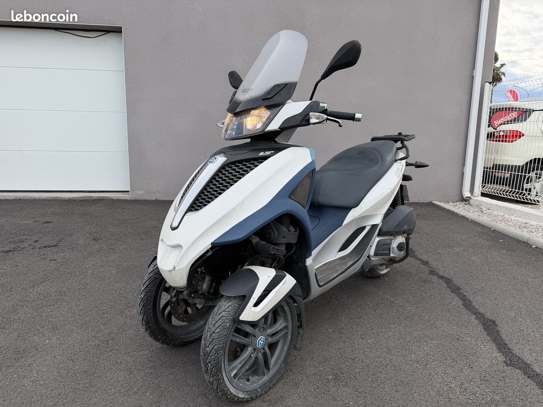 Piaggio MP3 MP3 300 IE LT YOURBAN (image 2)