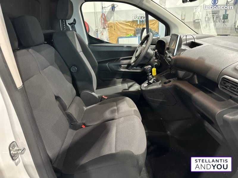 Opel Combo (30) CARGO 1.2 110 CH S/S L1H1 STANDARD PACK CLIM (image 8)