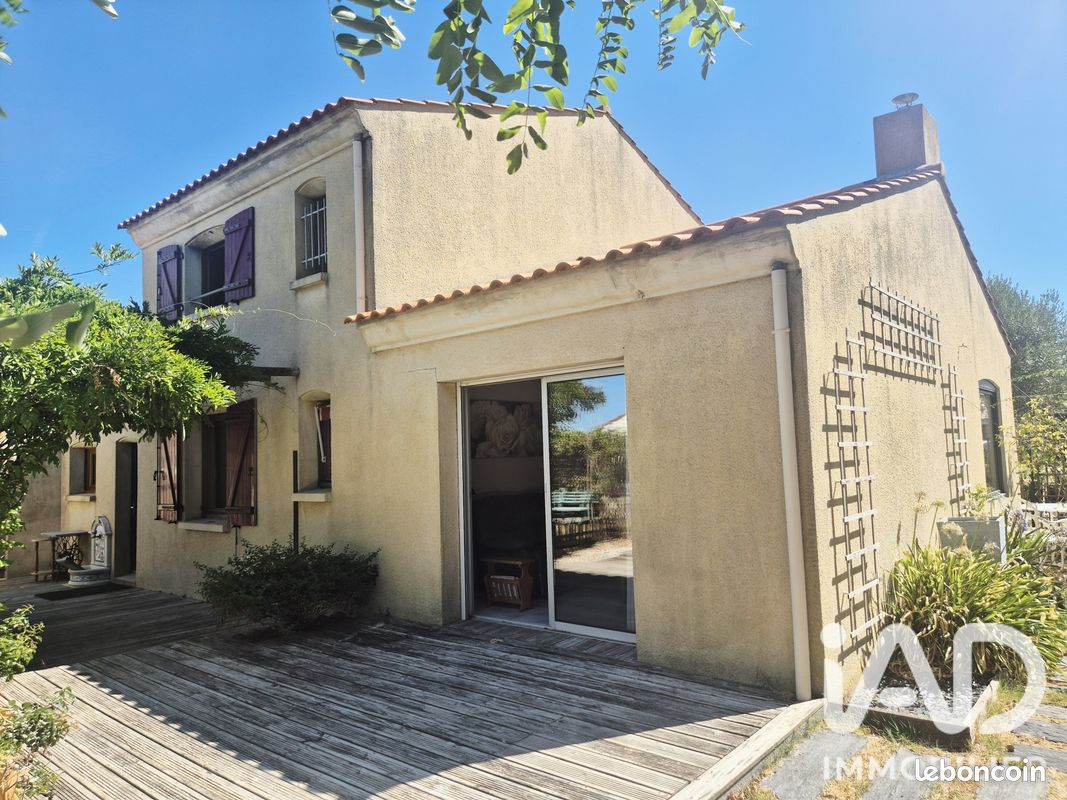 Maison 5 pièces 126 m² · à Givrand · 126 m² · 282 000 €