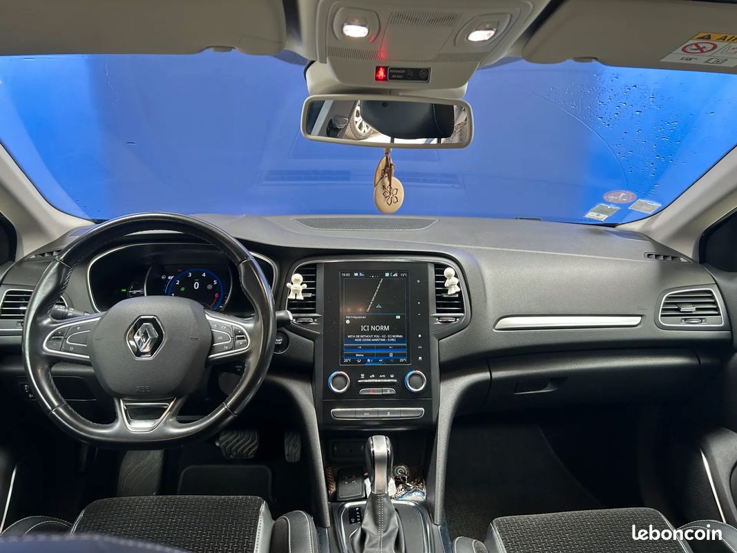 RENAULT Megane 1.3 140ch INTENS - 2020 - CarPlay - Boîte auto - Attelage - Caméra De Recul - Régulateur - Lumière D'Ambiance - Carte Main Libre (image 14)