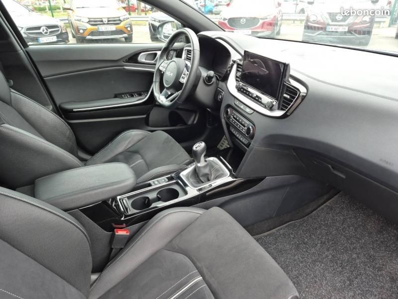 Kia ProCeed 1.0 T-GDI 120ch GT Line Premium (image 16)